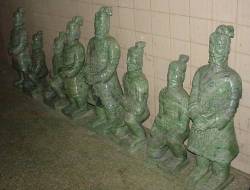 26 INCH GREEN JADE STATUE QING DYNASTY WARRIOR-STANDING 26 Inch Tall
Price is ONLY US $ 495.00 + S/H